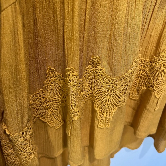 TAYLOR & SAGE MUSTARD YELLOW EMBROIDERY LACE DETAIL BELL SLEEVE BOHO BLOUSE SZ S - Picture 5 of 11